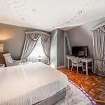 Wyndham Grand Kalamis Marina מלון 5*