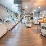 מלון Wyndham Grand Kalamis Marina