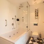 Wyndham Grand Kalamis Marina 5*