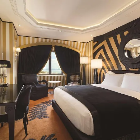 Hotel Wyndham Grand Kalamis Marina