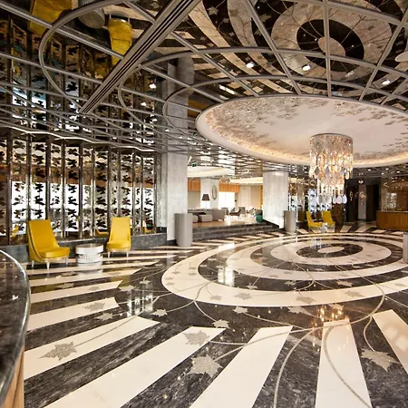 Hotel Wyndham Grand Kalamis Marina