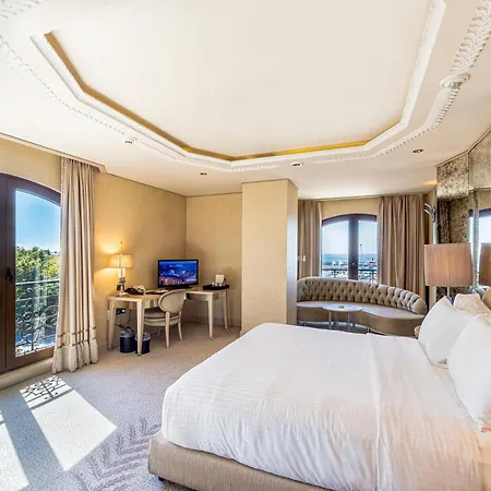 Hotel Wyndham Grand Kalamis Marina 5*