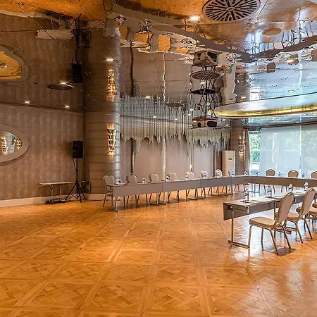 Wyndham Grand Kalamis Marina Hotel 5*