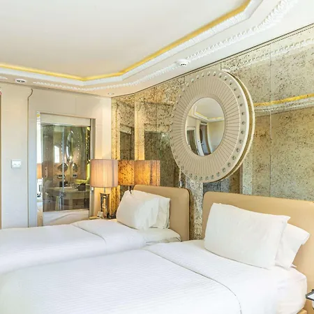 Wyndham Grand Kalamis Marina 5*