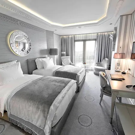 Wyndham Grand Kalamis Marina