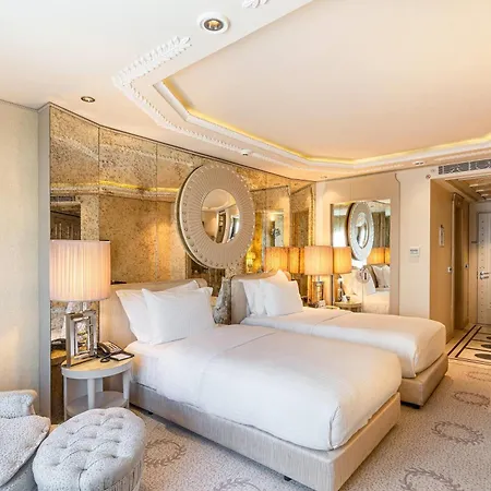 Wyndham Grand Kalamis Marina 5*