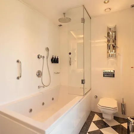 Wyndham Grand Kalamis Marina 5*